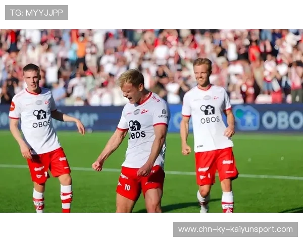 本菲卡奥尔斯内斯迎球爆抽成为进球亮点